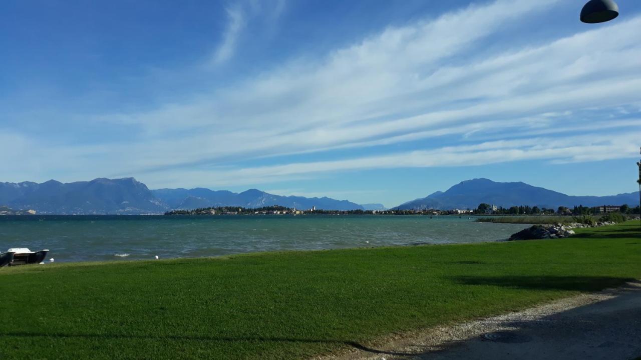 Villetta Daniela - A Due Passi Dalla Spiaggia Sirmione Exterior photo